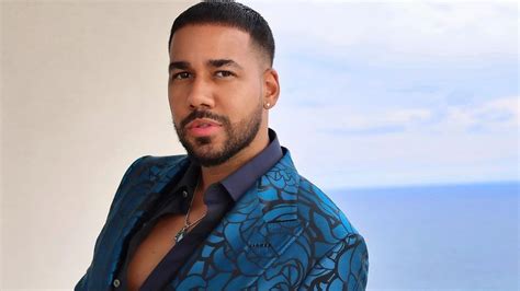 Romeo Santos .